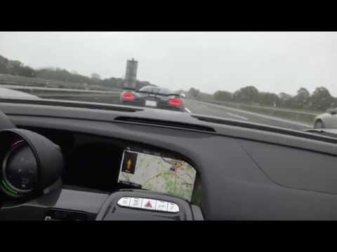 350 km/h (218 mph) 918 chasing Koenigsegg Agera R on German Autobahn Porsche vs Koenigsegg Video