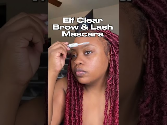 Vídeo relacionado con e.l.f. Máscara transparente para cejas y pestañas, brillante, ligera, fácil de usar, acondiciona el cabello, da a las cejas una sujeción suave y flexible, compacta, uso durante todo el día, 2,5 ml,