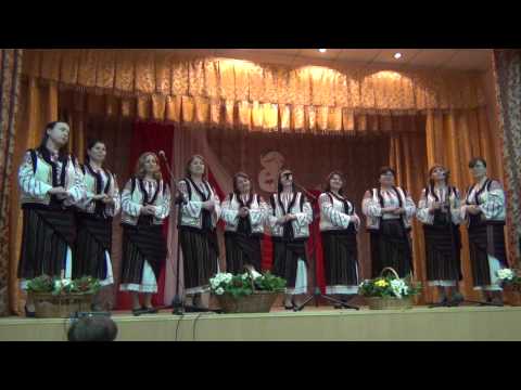 Formatia folclorica ,,Razesii", ,,Femeia-i ca si vinul"