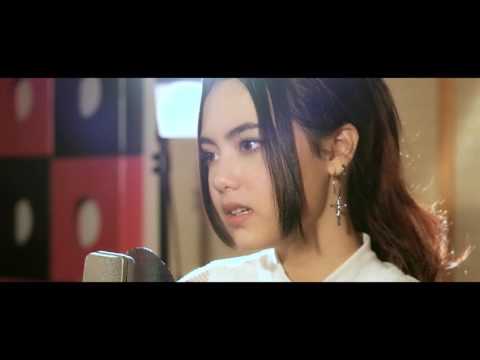 จุดบนใบหน้าปรากฏเช่นกลาก อาบแดดกับโรคสะเก็ดเงิน