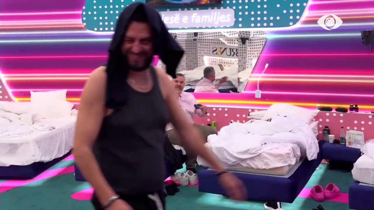 Mos përmend emra se e ha…/ Gimbo debaton me Rogertin: O i paburrë