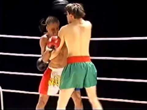 Luciano Macarrao (Noguchi)x Bruno (Chute Boxe) Muay Thai 2000