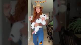 Download lagu The cutest baby costumes for Halloween 🎃#halloweenbaby #costume #halloweenlook #cute mp3