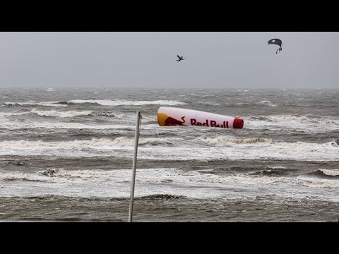 The most EXTREME competition in KITEBOARDING // RedBull Megaloop Challenge 2023