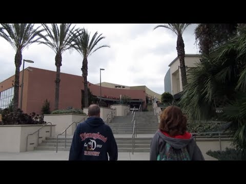 Anaheim GardenWalk Shopping Center | Disneyland...