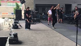Adrian jams with Brantley Gilbert’s band during soundcheck at Ascend Amphitheatre