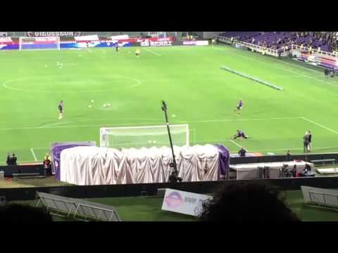 Il riscaldamento pre partita di Neto