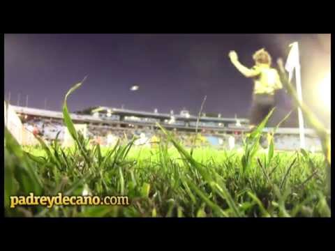 ""En las buenas y en las malas, siempre está con Peñarol" Hinchada vs. Plaza Colonia" Barra: Barra Amsterdam &bull; Club: Peñarol