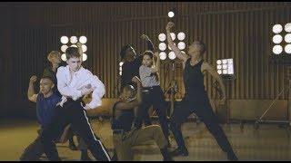 Christine and the Queens - Girlfriend (Live From Capitol Studios)