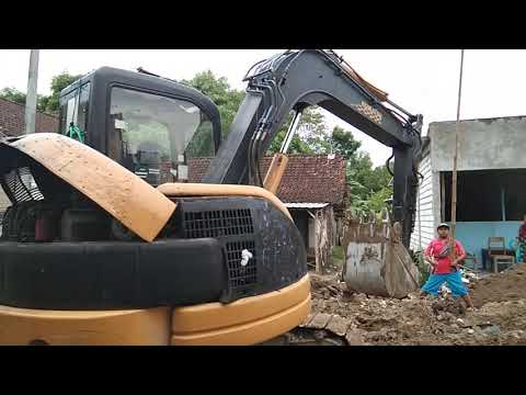 PROSES JALAN NGLENYER | KOMATSU - Excavator Komatsu Indonesia, Komatsu PC75uu Work - Alat Berat Video