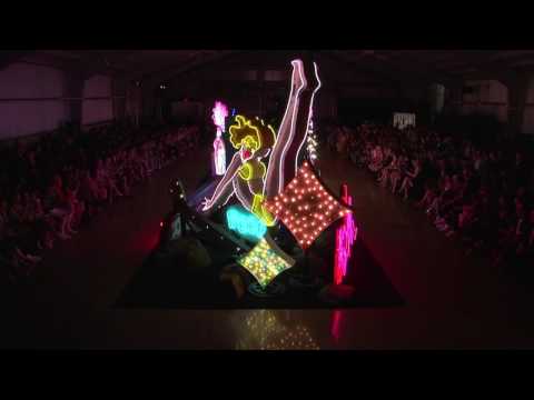 Moschino Spring-Summer 2018 London Fashion Week