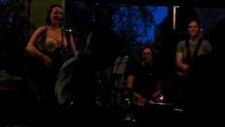 QuinnElizabeth - Falling Free