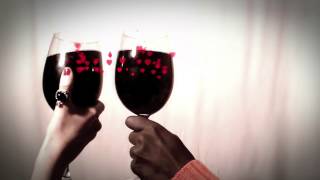 preview picture of video 'Vino tinto con los mejores deseos • Noche de paz y brindis'