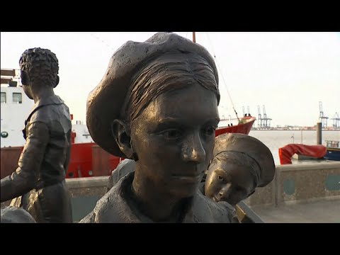 Kindertransport statue to mark WWII refugees' arrival in Harwich (UK)