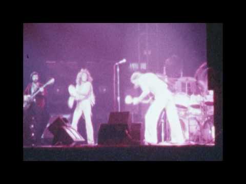 1975-12-04 - The Who - Chicago Stadium - Chicago, IL