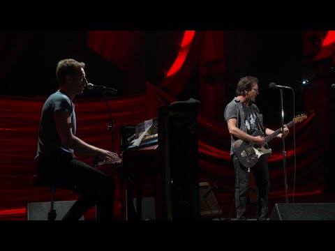 Eddie Vedder w/ Chris Martin 2016 Global Citizen Festival