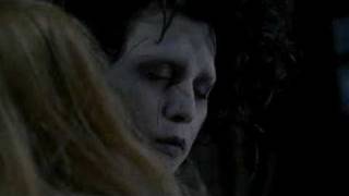 Подборка кадров из фильма "Эдвард руки-ножницы"