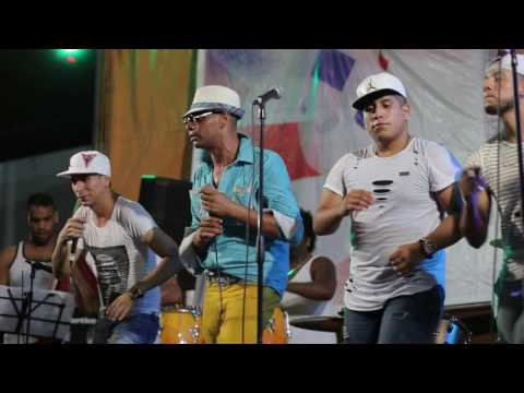 Michel Maza junto a Robert Armas y Los Conquistadores De La Salsa - No Me Compliques - 8 Enero B