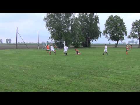 Grom Czeluścin 1 - 2 Korona Piaski  - Tak się kopie w gromie bez konsekwencji