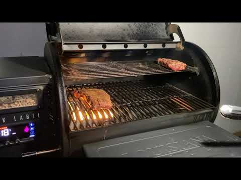 Louisiana Grills Black Label 800 Smoker in Sear Mode
