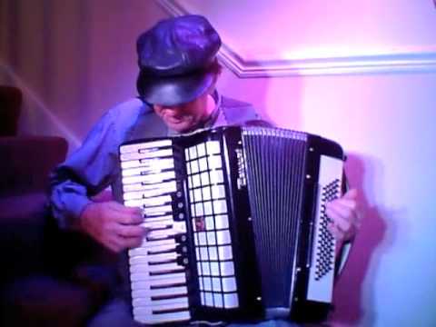Oyster Girl & The Rakish Highlander: 2 Jigs on a piano accordion
