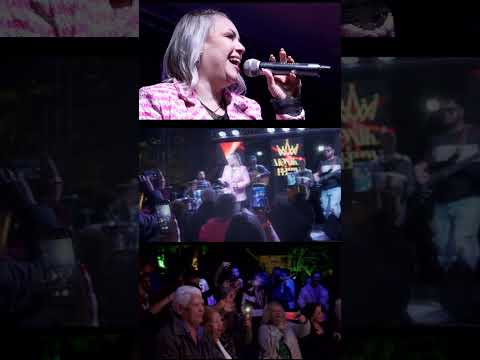 O povo abarçou a causa - Monika Ferry ( ENSAIO COM A PLATEIA)