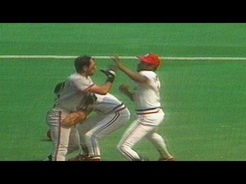 SF@STL: Benches clear after Clark's slide into second