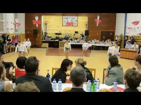 Mažoretky na 6. Školním plese v Tupesích