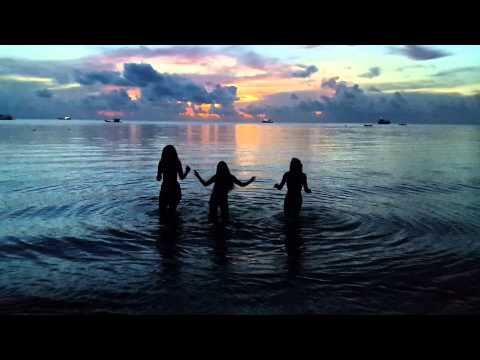 Mermaids UNWRAPPED  - Beach Life as the french say ;)