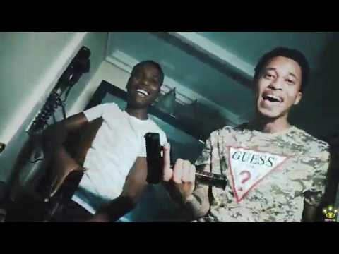 Dee Wade ft Freewayvick7 x Spazz Out