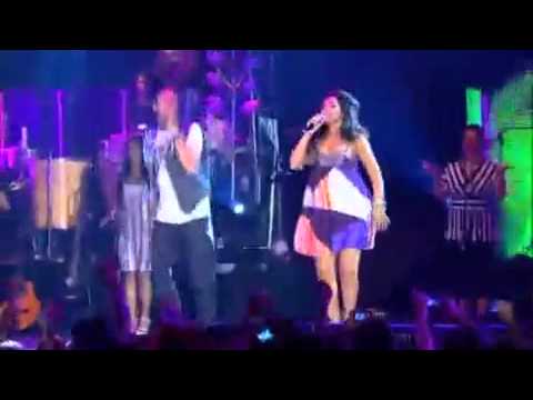 Selinho na boca  Latino e Perla ( Oficial )