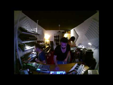 MFD Sessions with San proper - So Nah Swedio ft. the 7th colour