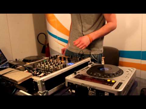 HOUSEMISJA 210 - RADIO WEEKEND - DJ OSCAR LLOYD