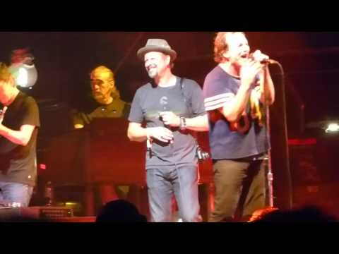 Pearl Jam - Red Mosquito (W/ Danny Clinch) ACL Fest Weekend 1 LIVE [HD] 10/5/14