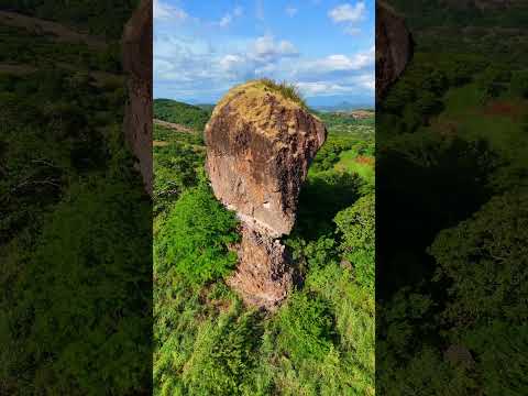 La PIEDRA que "flota" en Pasaquina, La Unión, El Salvador.