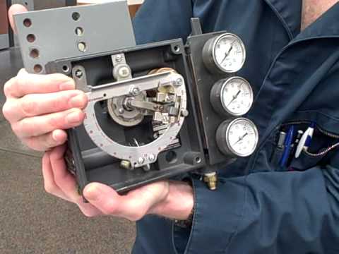 Fisher model 3582 D-ring control valve positioner (manual demonstration)