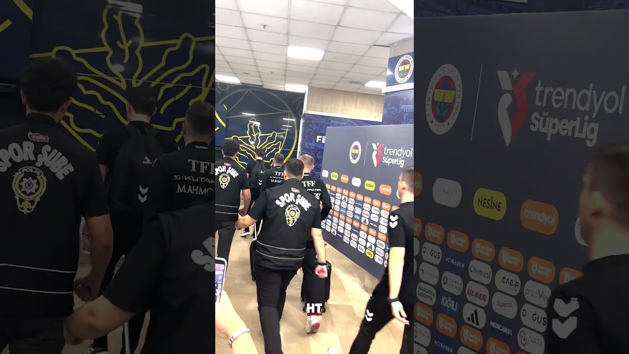 Fenerbahçe-Beşiktaş derbisinin hakemi Halil Umut Meler ve ekibi stattan ayrıldı