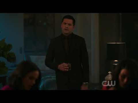 Riverdale 2.18 - Hiram asks Veronica about the Firebird