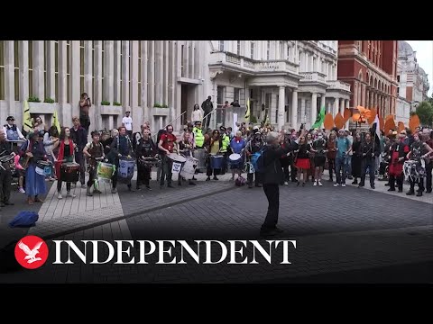 Extinction Rebellion protesters target Science Museum over Shell sponsorship