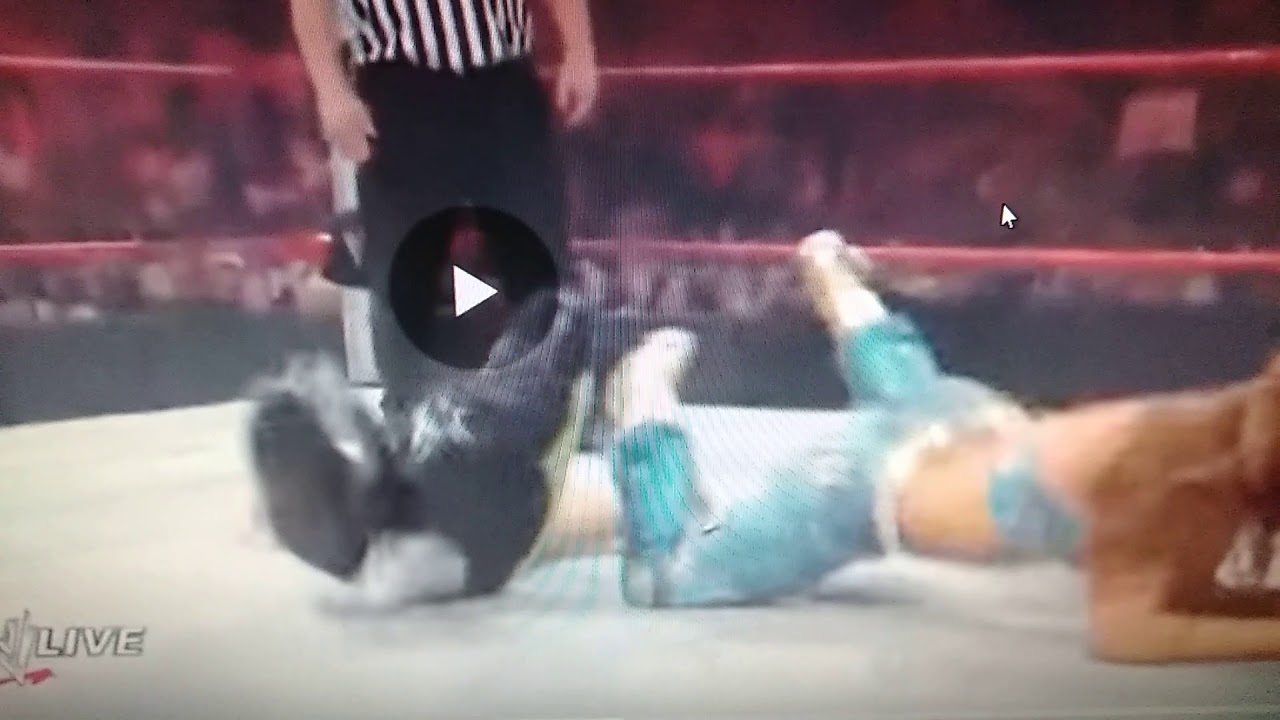 WWE Mickie James Pin on Beth Phoenix