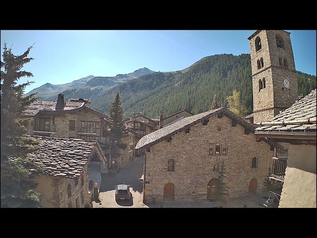 Live webcam view of Pueblo de montaña de Val d'Isère