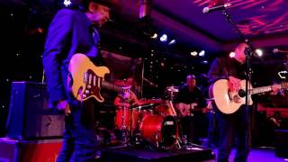 Dave & Phil Alvin - "Dry River" [Lucerna 12/11/2016]