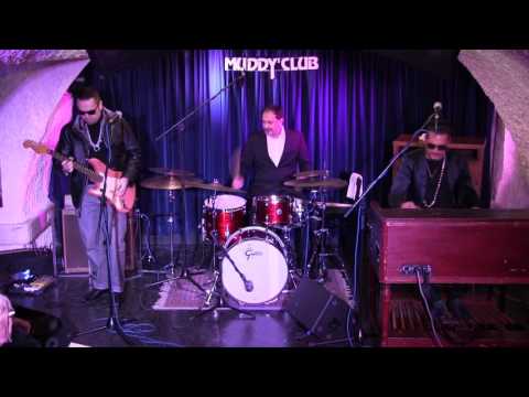 Raphael Wressnig feat. Igor Prado - Muddys Club -