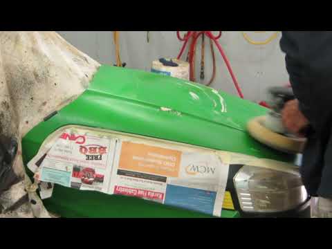 How to bring back the shine on your John Deere Lawn Tractor Hood. (Buffing, Polishing paint) D140
