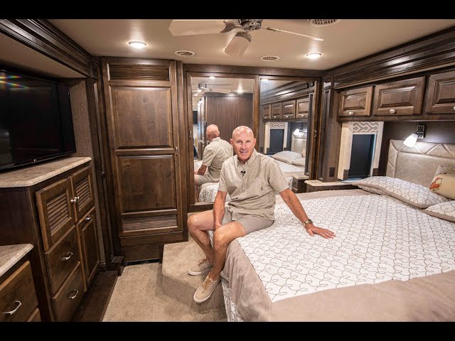 Preview image of 2017 Tiffin Allegro Red 33AA (17U221359) youtube video