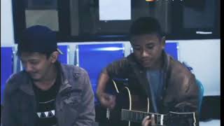 Download lagu Aku Kembali - Steven & Coconut Treez || Story wa potongan cover akustik reggae slow《by wiwidkw》 mp3 Download lagu Aku Kembali - Steven & Coconut Treez || Story wa potongan cover akustik reggae slow《by wiwidkw》 mp3