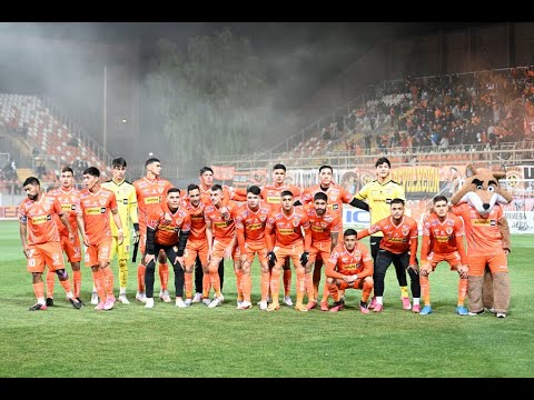 "Plantel de Cobreloa festeja la victoria con la hinchada | Cobreloa 1 Magallanes 0 | Primera B 2022" Barra: Huracan Naranja &bull; Club: Cobreloa