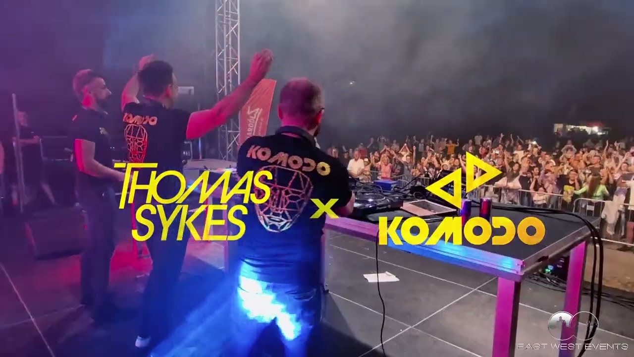 Komodo x Thomas Sykes — Live on Stage