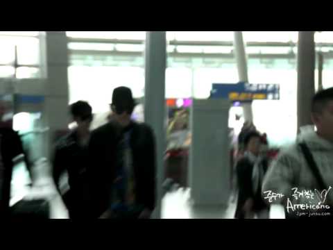 [Fancam] 111109 2PM at Incheon,to Indonesia (Junsu)