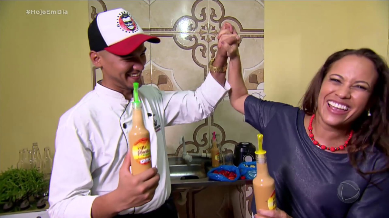 Renata Alves conhece jovem que virou o mestre das pimentas em Manaus